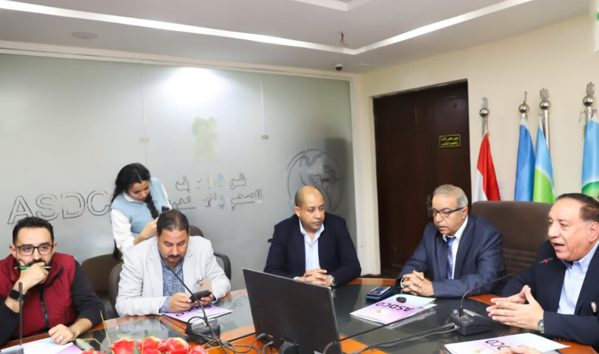 رئيس شركة الصرف الصحي بالإسكندرية يستعرض مع صحفيين الإسكندرية استراتيجية العمل وتعزيز التعاون الإعلامي